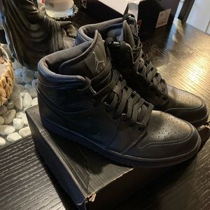 Air Jordan 1 Mid Black